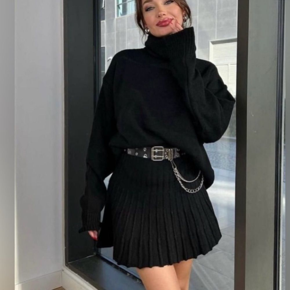 Black Knit Pleated Skirt